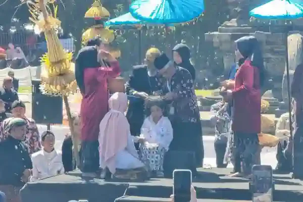 kalender agustus 2025 lengkap dengan tanggal merah